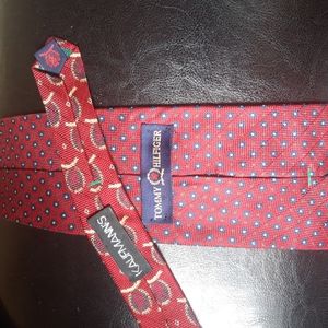 Tommy Hilfiger Kaufmann's 100% Italian Silk Red Navy Blue Tie